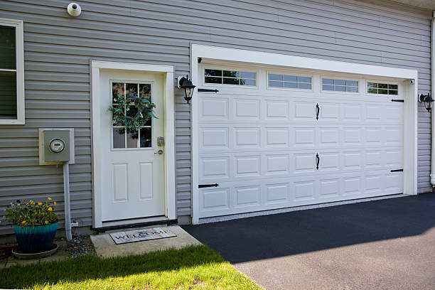24/7 Emergency Garage Door Panel Replacement experts in Cedar Grove, WI